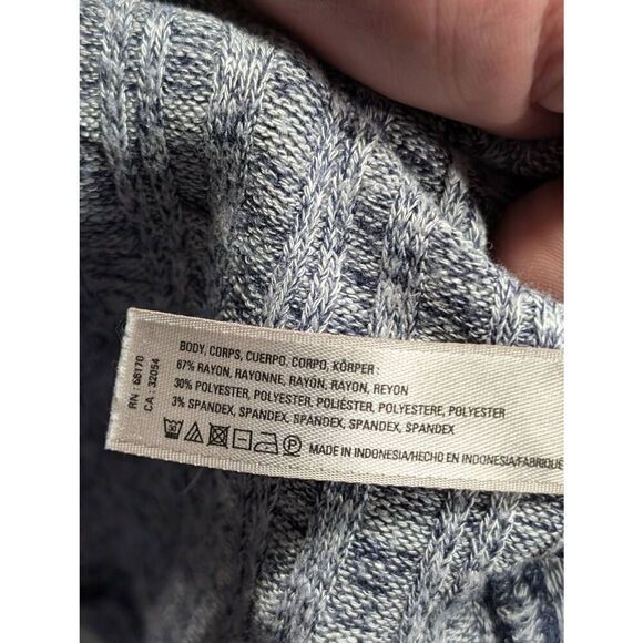 Antropologie PURE + GOOD Sleeveless Top with High 2 Neck Buttons & Round Hip Des - Picture 5 of 7